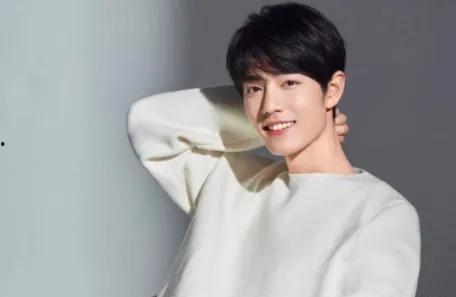 肖战吃瓜视频完整版,揭秘娱乐圈幕后真相