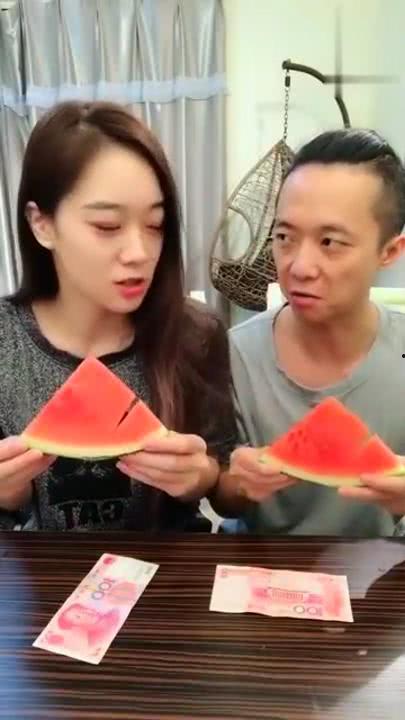 微笑吃瓜视频全集,揭秘微笑吃瓜视频全集精彩瞬间