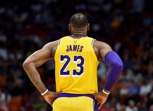 詹姆斯在家吃瓜视频下载,揭秘NBA巨星日常休闲时光 第3张 詹姆斯在家吃瓜视频下载,揭秘NBA巨星日常休闲时光 第3张