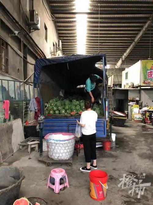 吃瓜群众摔护栏视频大全,惊险瞬间!吃瓜群众摔护栏视频大盘点 第2张 吃瓜群众摔护栏视频大全,惊险瞬间!吃瓜群众摔护栏视频大盘点 第2张