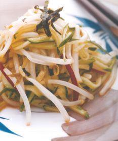 吃豆芽和小瓜的视频,视频带你领略清新口感