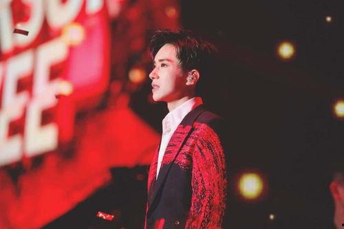 易烊千玺吃瓜博主视频  第2张